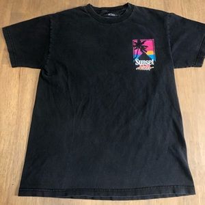 Sunset hills graphic tee (men’s medium)